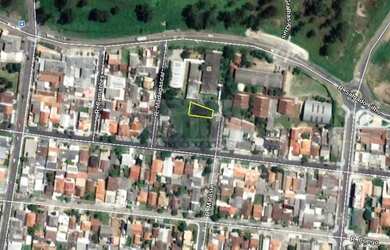 Imagem: O terreno possui 483m² de Área e está localizado em Pineville