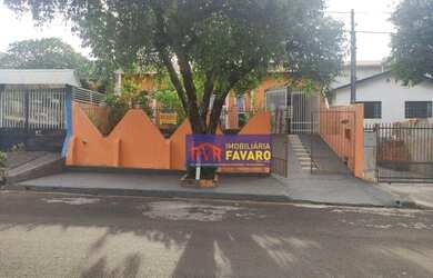 Imagem: A casa possui 3 Dormitórios, 2 Banheiros, 114m² de Área