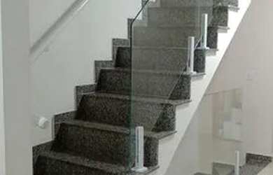 Imagem: A casa possui 3 Dormitórios, 4 Banheiros, 3 Vagas na garagem