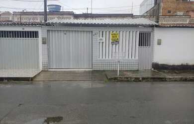 Imagem: A casa está localizado em San Martin, Recife para alugar por