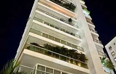 Imagem: O apartamento possui 4 Dormitórios, 5 Banheiros, 3 Vagas na