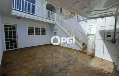 Imagem: A casa possui 3 Dormitórios, 3 Banheiros, 2 Vagas na garagem