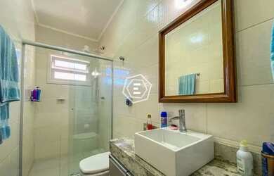 Imagem 3: Casa no centro de Xangri-Lá, composta por 04 dormitórios, próxima ao...