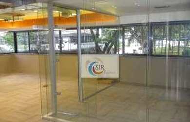 Imagem: O depósito possui 3 Vagas na garagem, 70-0m² de Área e está