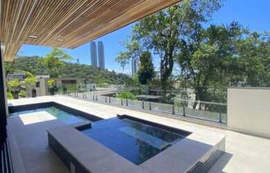 Imagem 1: Casa no Condomínio BELLA VISTA RESIDENCE CLUB 432M² em Balneário Camboriú-Sc