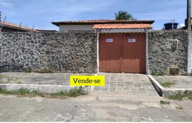 Imagem: A casa possui 2 Dormitórios, 1 Banheiro, 200m² de Área e