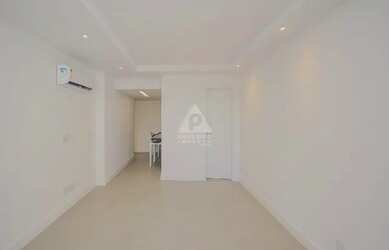 Imagem: O apartamento possui 1 Dormitório, 1 Banheiro, 38m² de Área