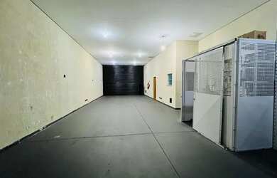 Imagem: O depósito possui 500m² de Área e está localizado em Chácara