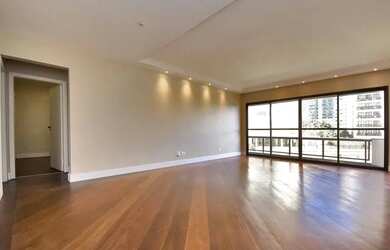 Imagem: O apartamento possui 4 Dormitórios, 5 Banheiros, 3 Vagas na