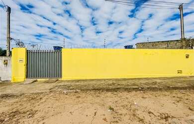 Imagem: A casa possui 2 Dormitórios, 1 Banheiro, 1 Vaga na garagem