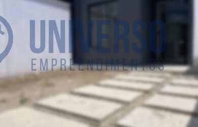 Imagem: A casa possui 3 Dormitórios, 2 Banheiros, 2 Vagas na garagem