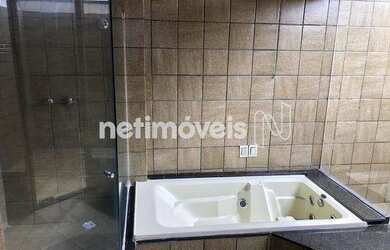 Imagem: A casa possui 4 Dormitórios, 5 Banheiros, 5 Vagas na garagem