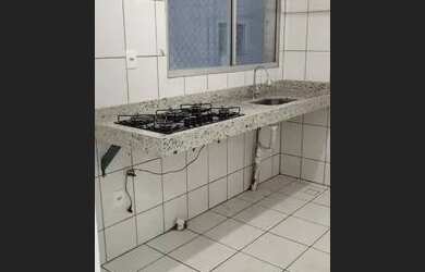 Imagem: O apartamento possui 2 Dormitórios, 1 Banheiro, 1 Vaga na garagem