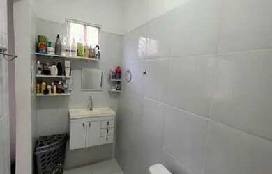 Imagem: O apartamento possui 3 Dormitórios e 2 Banheiros e está localizado