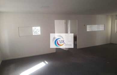 Imagem: O depósito possui 2 Vagas na garagem, 120m² de Área e Imóvel