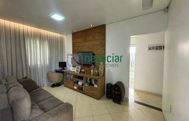 Imagem: A casa possui 2 Dormitórios, 1 Banheiro, 4 Vagas na garagem