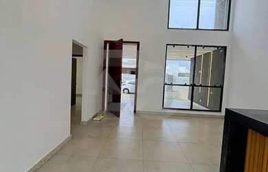 Imagem: A casa em condomínio possui 3 Dormitórios, 2 Banheiros, 2