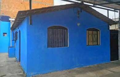 Imagem: A casa possui 2 Dormitórios, 1 Banheiro, 1 Vaga na garagem