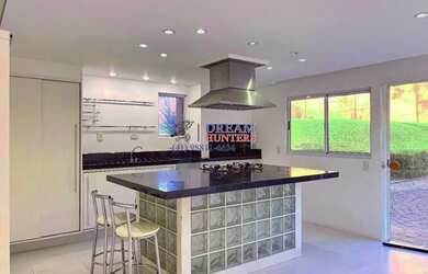 Imagem 9: Seu Refúgio dentro de Curitiba, Casa com 4 Quartos 2 suítes , Bairro...