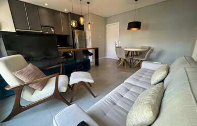 Imagem: O apartamento possui 1 Dormitório, 1 Banheiro, 1 Vaga na garagem