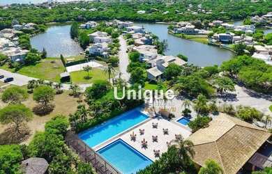 Imagem: O terreno possui 978m² de Área e está localizado em Armação