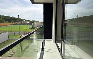 Imagem 2: Alphaville Litoral Norte. Piscina, Guarda roupa, 344m² de Áreae2 Vagas...