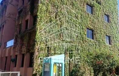 Imagem: O depósito possui 5 Vagas na garagem, 924m² de Área e está