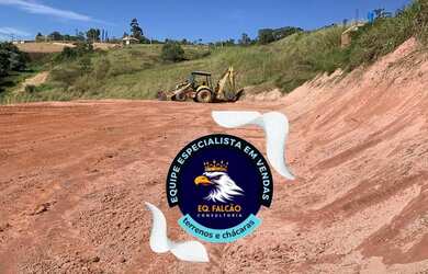 Imagem: O terreno possui 600m² de Área e está localizado em Esmeralda