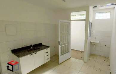 Imagem: O apartamento possui 1 Dormitório, 1 Banheiro, 1 Vaga na garagem