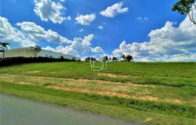 Imagem: O terreno possui 2.160m² de Área e está localizado em Loteamento