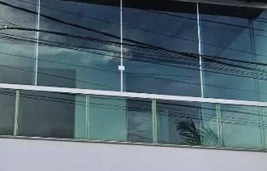 Imagem: A casa à venda possui 3 Dormitórios, 3 Banheiros, 2 Vagas