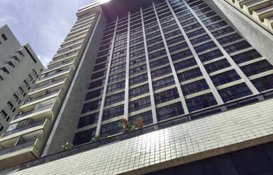 Imagem: O apartamento possui 1 Dormitório, 1 Banheiro, 1 Vaga na garagem