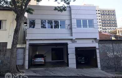 Imagem: O depósito possui 2 Vagas na garagem, 140m² de Área e está
