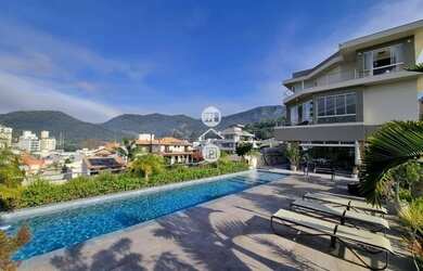 Imagem: A casa possui 3 Dormitórios, 4 Banheiros, 4 Vagas na garagem