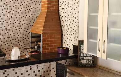 Imagem 3: Vendo Casa. Churrasqueira, 360m² de Área, 3 Vagas na garageme3 Dormitórios