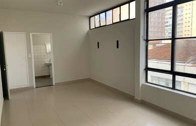 Imagem: O depósito possui 38m² de Área e está localizado em Centro