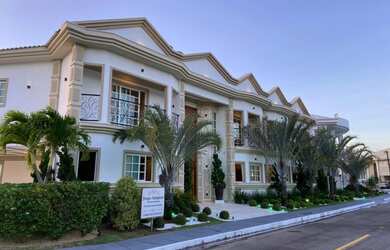 Imagem: A casa em condomínio possui 4 Dormitórios, 3 Banheiros, 4