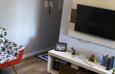 Imagem: O apartamento possui 2 Dormitórios, 1 Banheiro, 1 Vaga na garagem