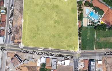 Imagem: O terreno possui 220.000m² de Área e está localizado em