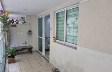 Imagem: O apartamento possui 3 Dormitórios, 3 Banheiros, 2 Vagas na