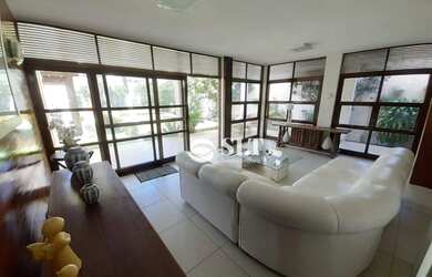 Imagem: O depósito possui 4 Vagas na garagem, 450m² de Área e está