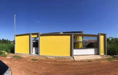 Imagem: A casa possui 3 Dormitórios, 2 Banheiros e 4 Vagas na garagem