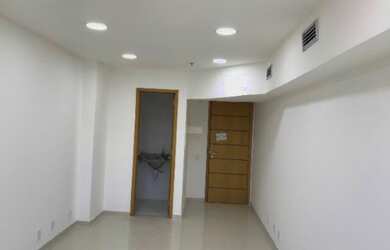 Imagem: Alugo sala comercial na Av. Abelardo Bueno, 3.500 - Barra da