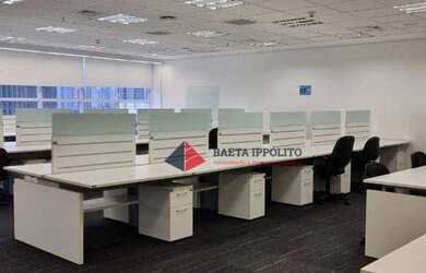 Imagem: O depósito possui 5 Vagas na garagem e 540m² de Área e está