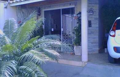 Imagem: A casa possui 3 Dormitórios, 5 Banheiros, 2 Vagas na garagem