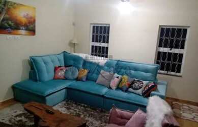 Imagem: A casa possui 3 Dormitórios, 2 Banheiros, 3 Vagas na garagem