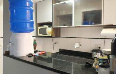 Imagem: O apartamento possui 2 Dormitórios, 1 Banheiro, 1 Vaga na garagem