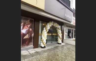 Imagem: O depósito possui 5 Vagas na garagem, 60m² de Área e está