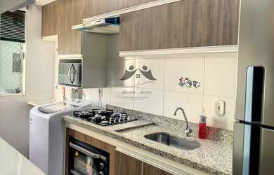 Imagem: O apartamento possui 2 Dormitórios, 1 Banheiro, 1 Vaga na garagem