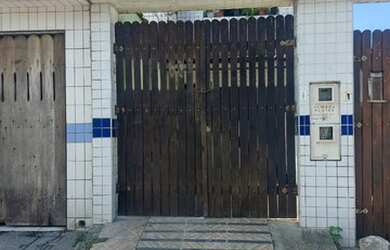 Imagem: A casa possui 2 Dormitórios, 1 Banheiro, 1 Vaga na garagem